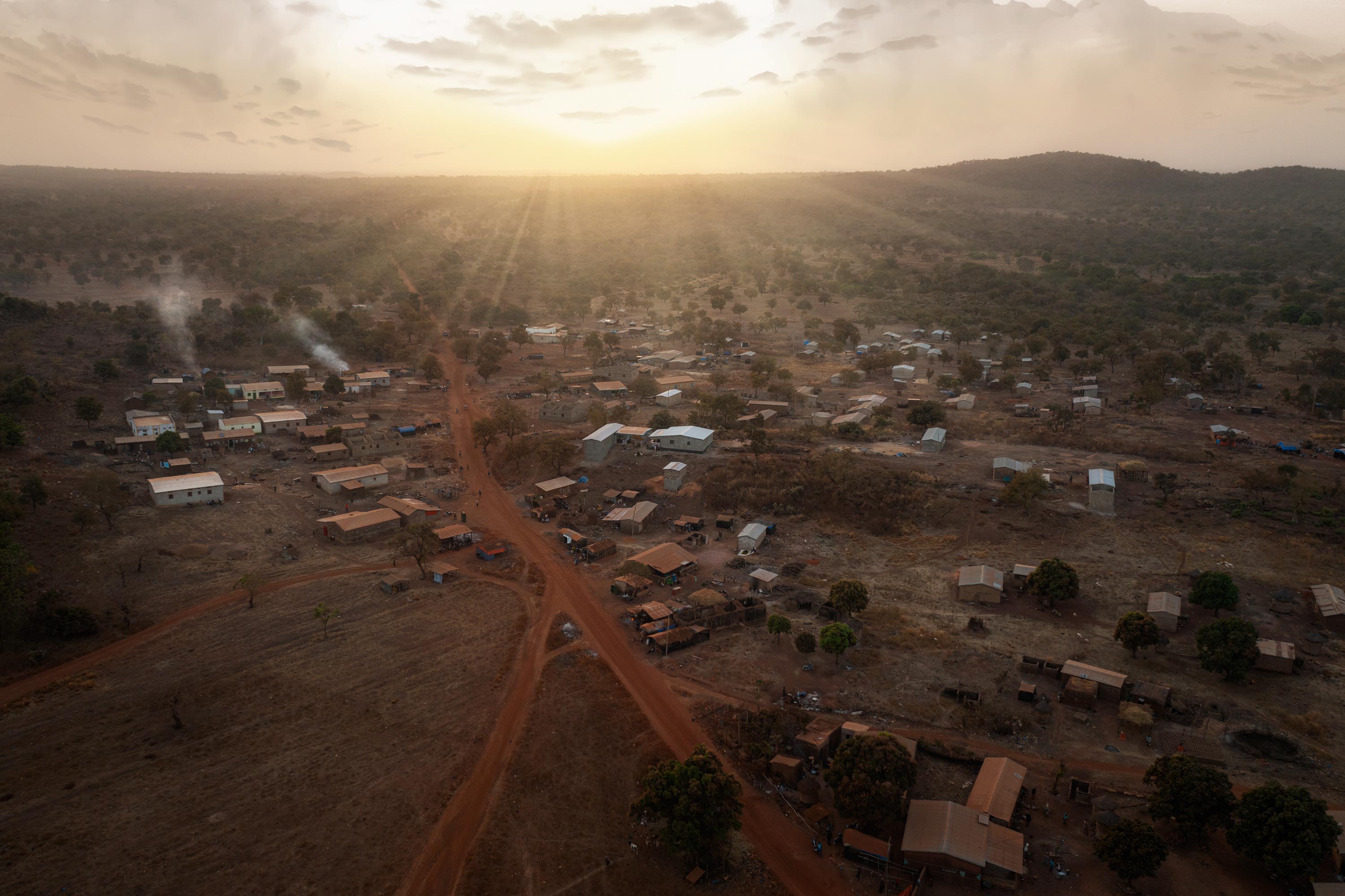 In der Abendsonne eines Dorfes in Mali